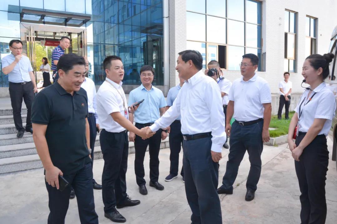 司法部副部長(zhǎng)熊選國(guó)率國(guó)務(wù)院農(nóng)民工工作督察組蒞臨聰廚食品督查指導(dǎo)工作